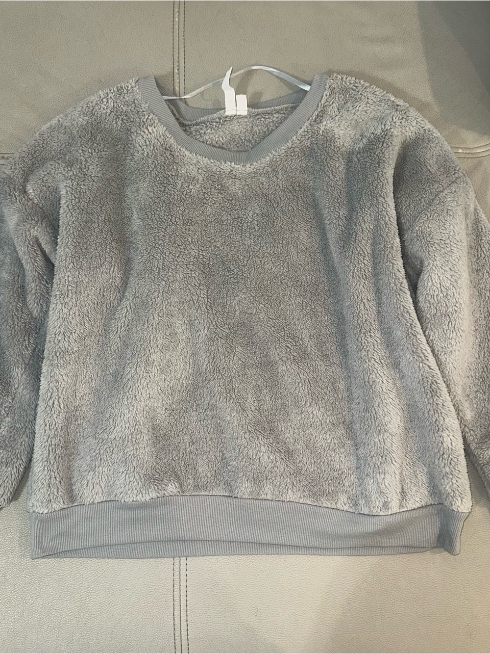 Cable & Gauge Plush Scoop-Neck Sweater in Light Gray